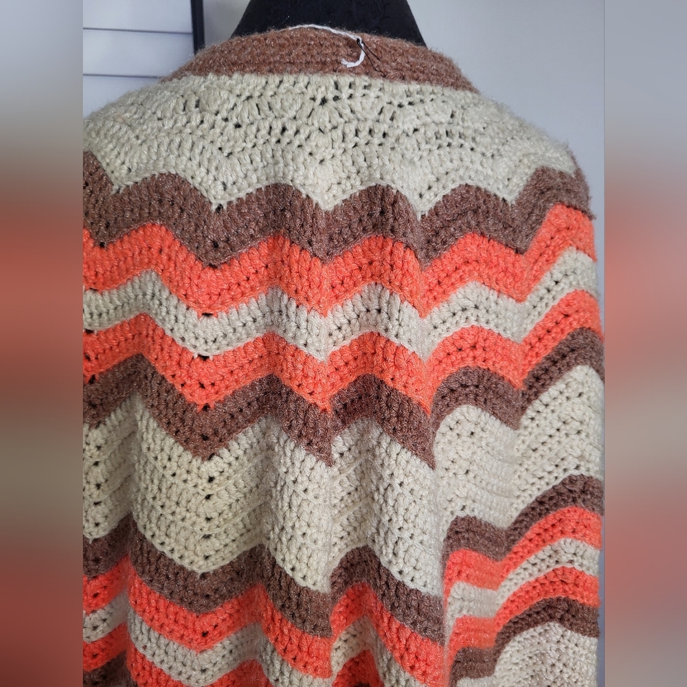Vintage 1970s Chevron Knit Poncho - Picture 11 of 16